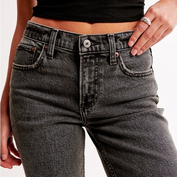 Abercrombie & Fitch Women's
Mid Rise 90s Straight Jean Grey - Picture 7 of 12